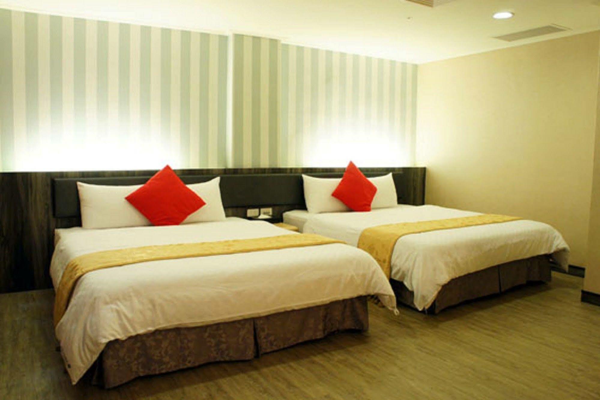 Fish Hotel Kaohsiung Bagian luar foto