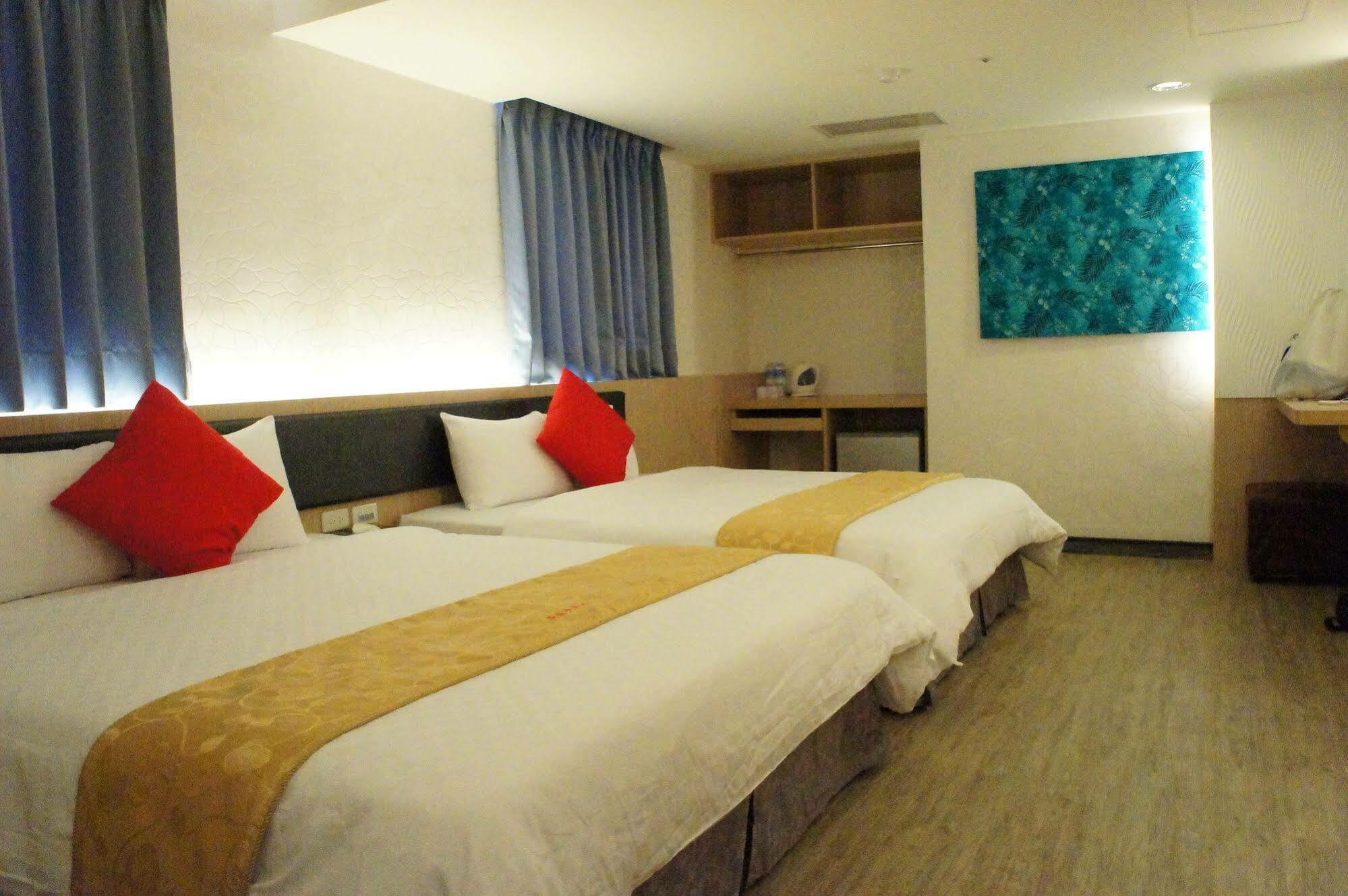 Fish Hotel Kaohsiung Bagian luar foto